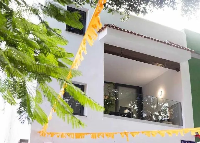 Sunnyland ático Adelfas Appartamento *