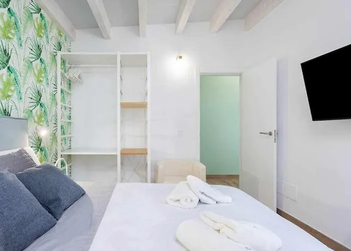 Sunnyland ático Adelfas Appartamento *