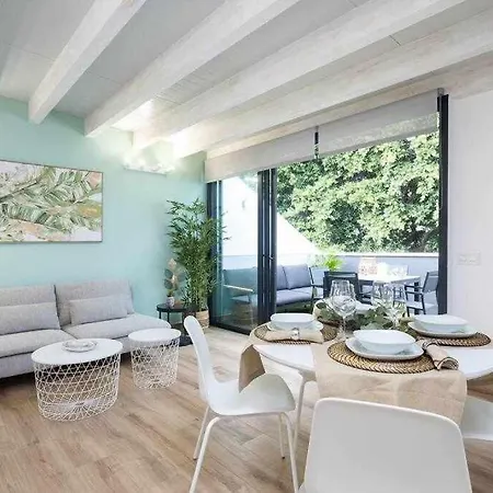 Sunnyland Atico Adelfas Apartment